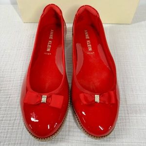 Anne Klein Women's Ember Ballet Flat -Candy Apple Red - 9.5 M - NWOT